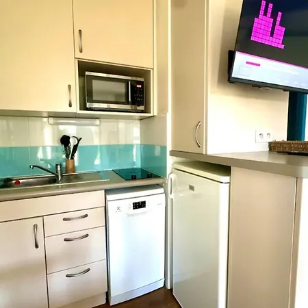 Apartment Charming Bright In